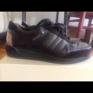 Louis Vuitton casual sneakers size 6.5.